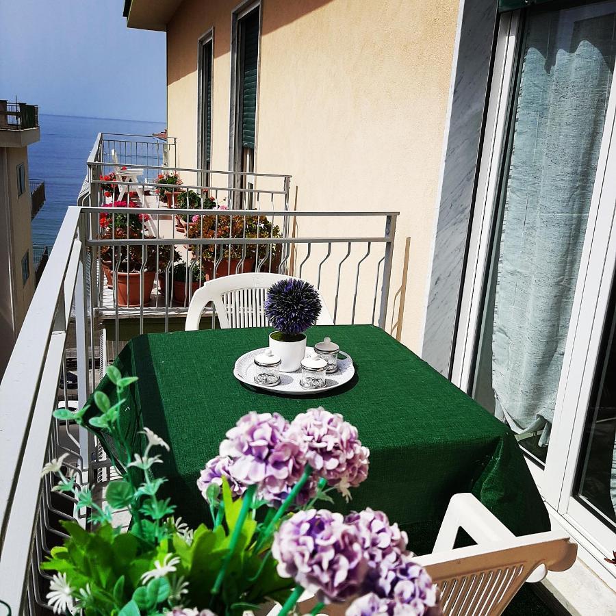 Il Soffione Home ซาแลร์โน ภายนอก รูปภาพ